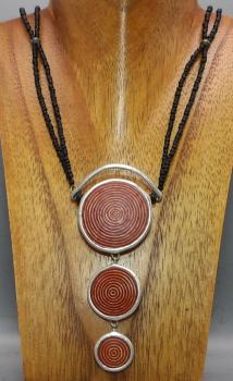 Halskette aus Straußenei