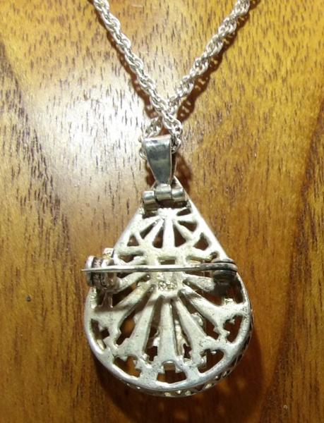 Silberkette mit Broschanhänger