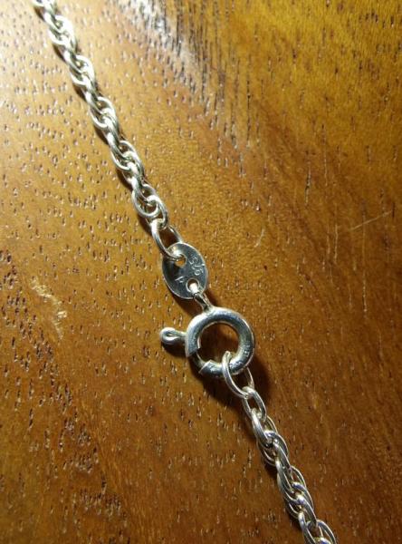 Silberkette mit Broschanhänger